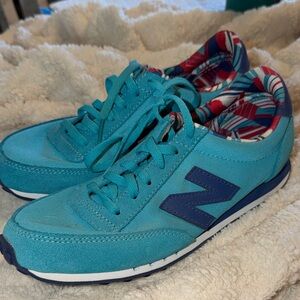 New Balance Teal/Turquoise and Navy Sneakers worn once